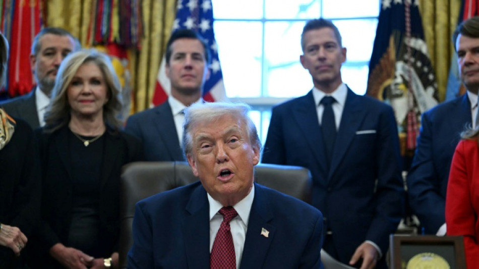 Vorfahrt f&uuml;r Verbrenner: Trump lockert Emissionsregeln f&uuml;r Autos