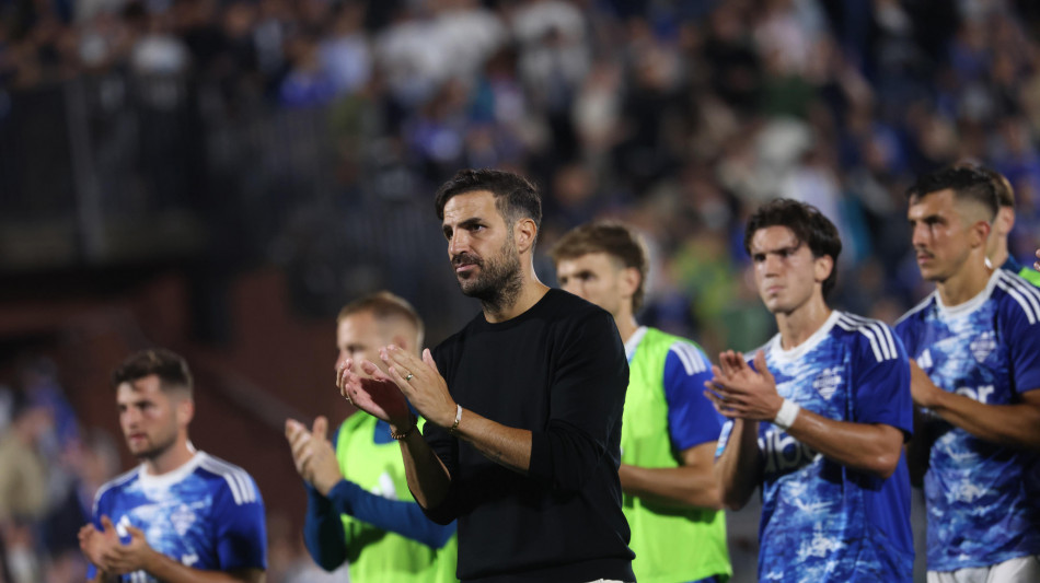 Il Como incanta con Nico Paz, poi spreca. Genoa pareggia al 92'