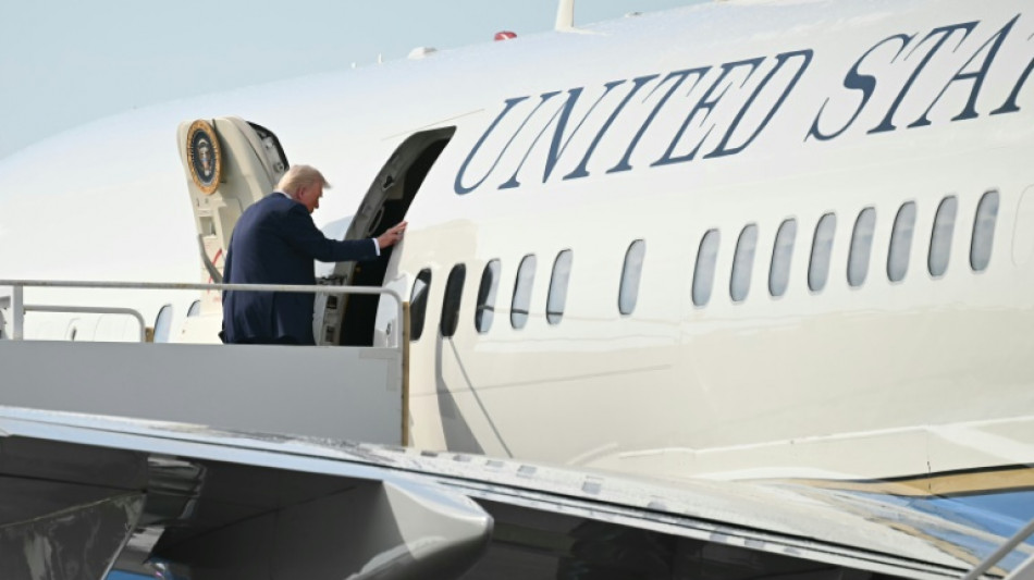 Avion offert par le Qatar: un chef démocrate veut bloquer des nominations de Trump