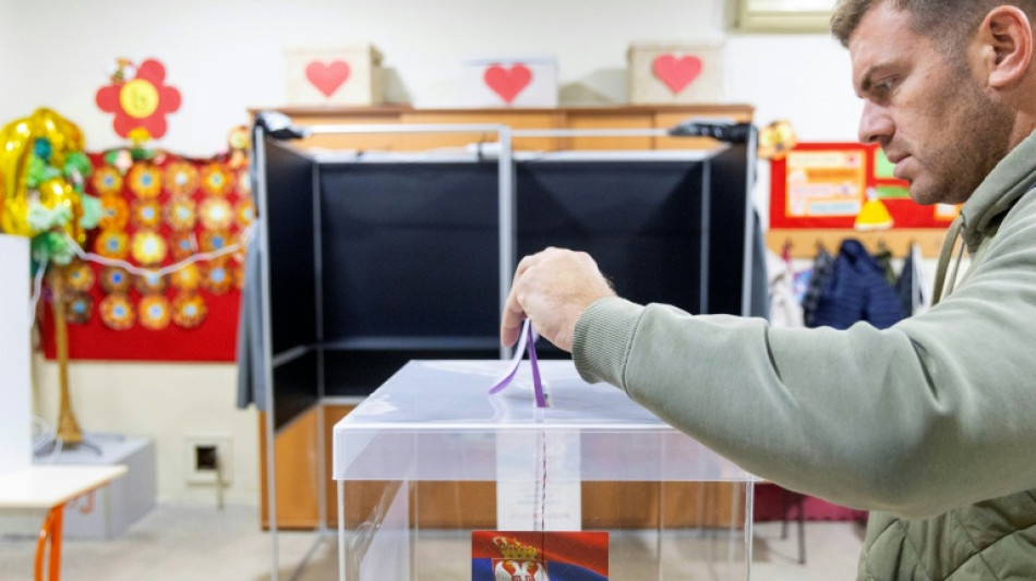 En Serbie, forte mobilisation aux l&eacute;gislatives, sous forme de "r&eacute;f&eacute;rendum anti-Vucic"