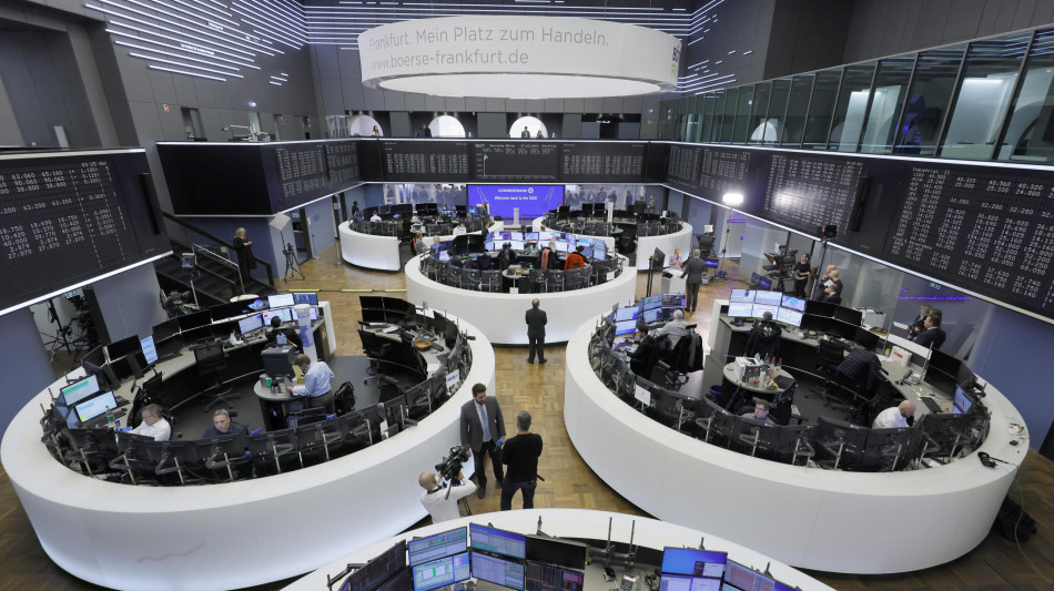 Borsa: Milano bene intonata (+1,9%) con l'Europa, brilla Stm