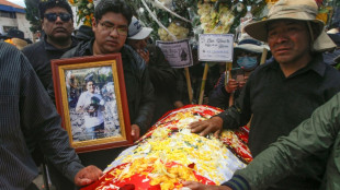 Sepelios marcan protestas en Per&uacute; mientras persisten bloqueos en zonas andinas