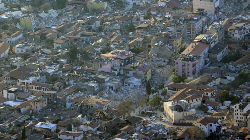 Turquie: six morts de plus dans les d&eacute;combres apr&egrave;s un nouveau s&eacute;isme