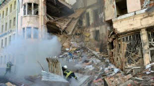 Ukraine: un immeuble de Kiev touch&eacute; par une frappe avant la reprise des pourparlers