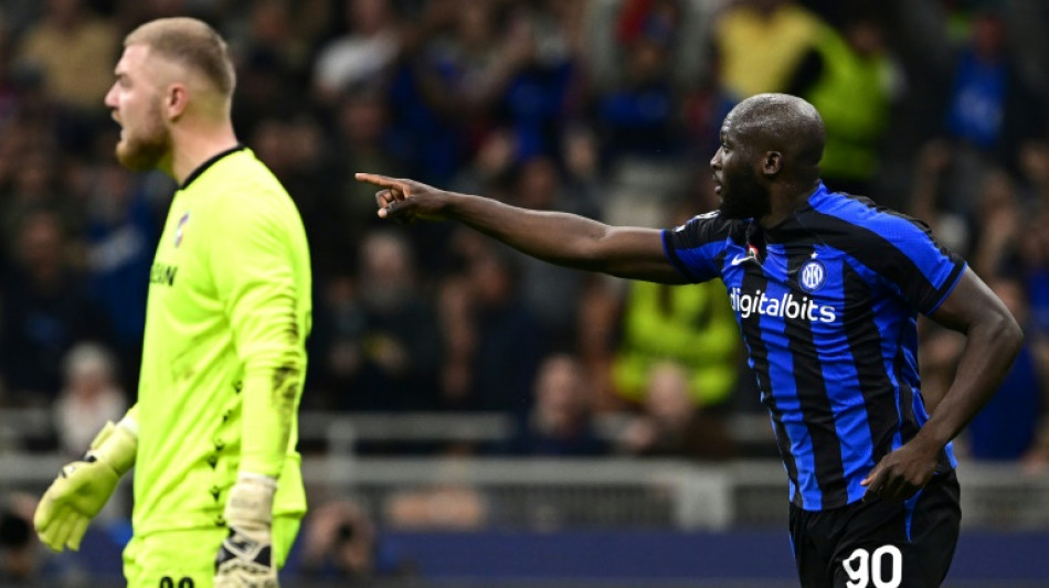 Lukaku strikes on return to help send Inter through and Barca out
