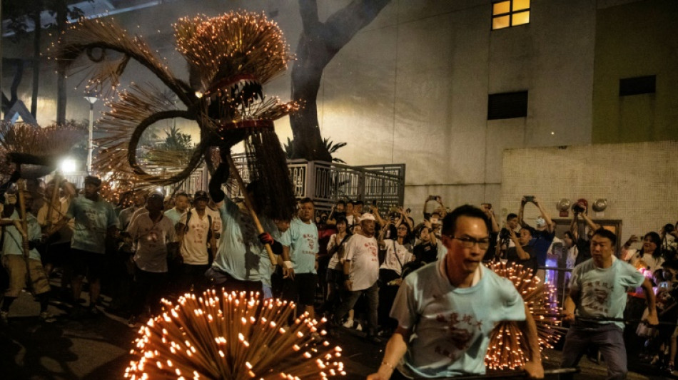 Hong Kong revives 'living tradition' of fire dragon dance