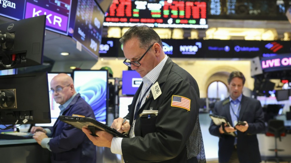 Wall Street finit en nette baisse, la tech prise pour cible (Nasdaq: -2,38%)