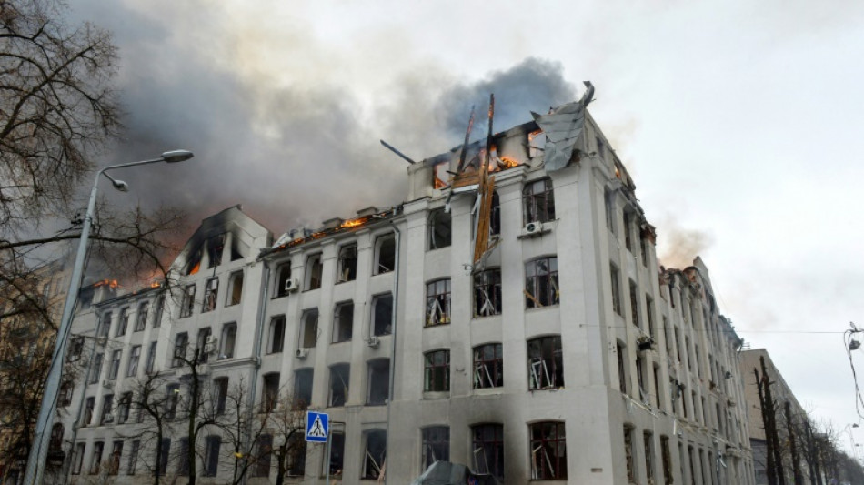 Les villes ukrainiennes sous le feu de la Russie, qui &eacute;voque des pourparlers