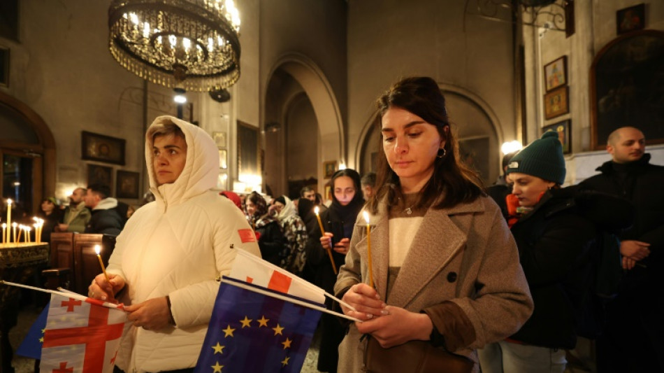G&eacute;orgie: des milliers de manifestants devant le Parlement pour le No&euml;l orthodoxe
