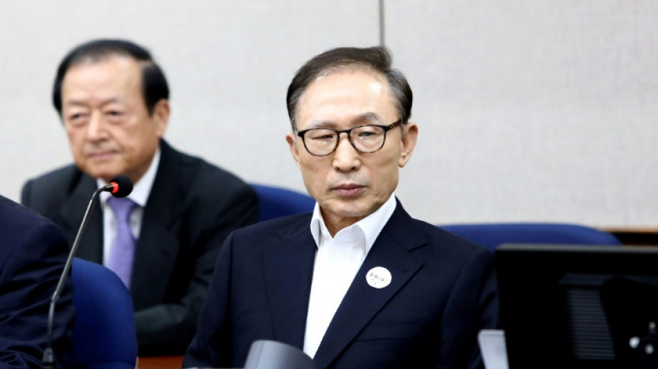 Corea del Sur indulta a expresidente Lee condenado por corrupci&oacute;n