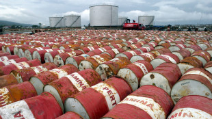 Petrolio in forte calo a New York, preoccupa eccesso offerta