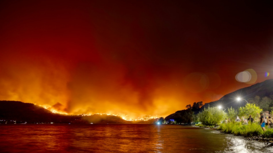 L&eacute;ger r&eacute;pit sur le front des incendies "apocalyptiques" dans l'Ouest canadien