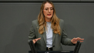 Dröge zu Flugsteuer-Senkung: Koalition hat sich "vom Alltag der Leute entfernt"