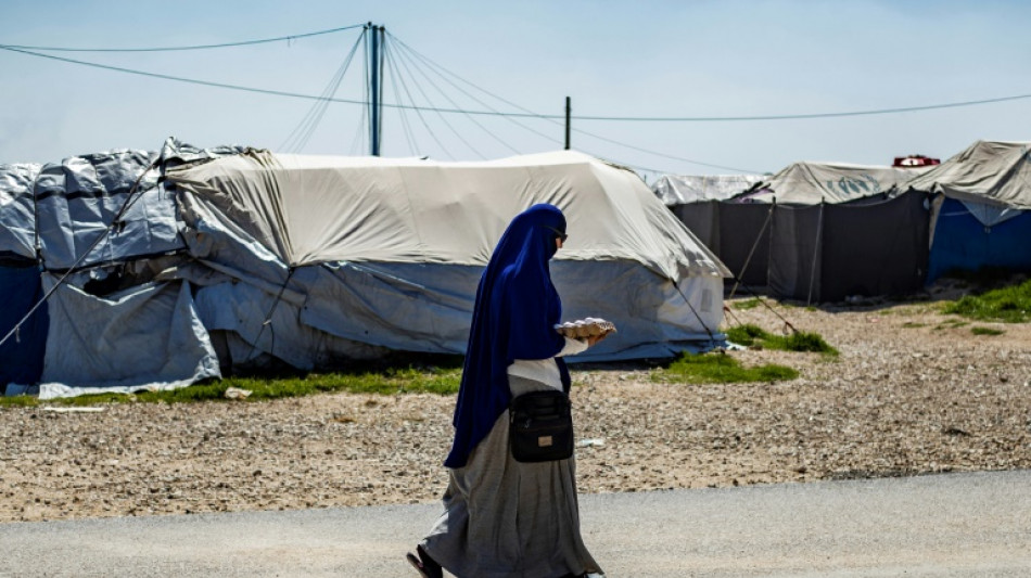 Francia repatria a 15 mujeres y 32 ni&ntilde;os de campamentos yihadistas en Siria