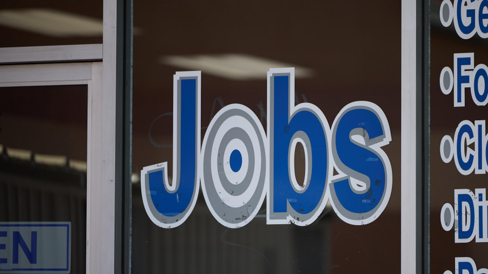 Richieste sussidi alla disoccupazione Usa calano a 241.000 unit&agrave;