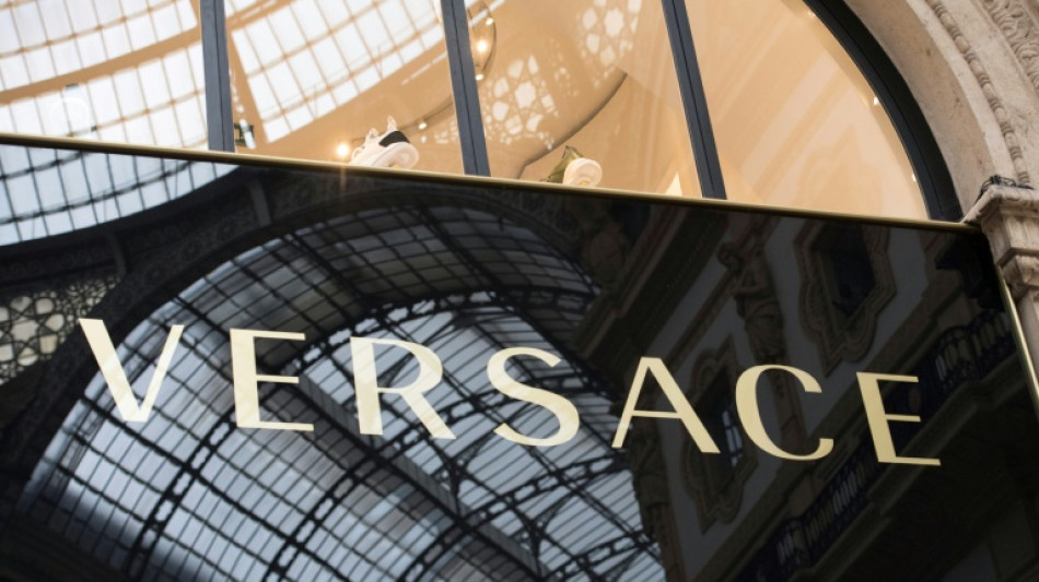 Prada conclui aquisi&ccedil;&atilde;o da Versace