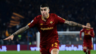 Mancini rocket fires Roma past Juve and into top four