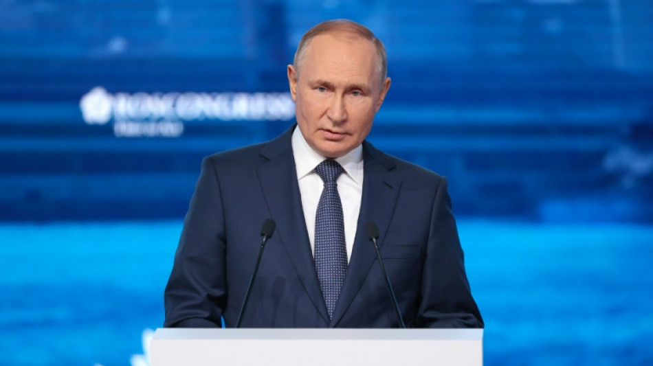 Putin refuerza v&iacute;nculos con Asia y proclama que es "imposible" aislar a Rusia