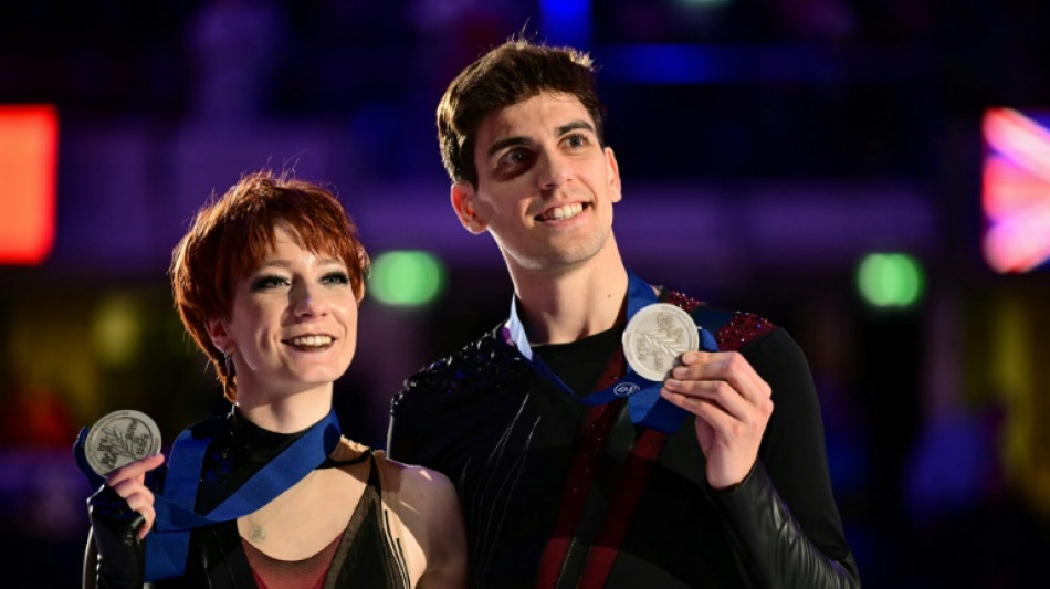 Euro de patinage: les Fran&ccedil;ais Lopareva et Brissaud m&eacute;daill&eacute;s d'argent en danse sur glace