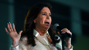 Argentine: condamn&eacute;e &agrave; six ans de prison, Kirchner annonce un pas de c&ocirc;t&eacute; politique