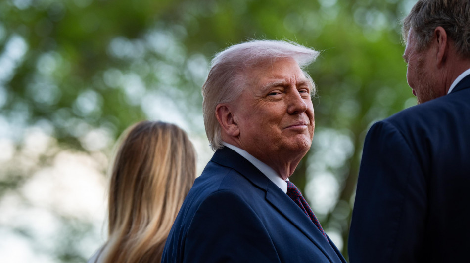 Trump a Sky News, 'pi&ugrave; che possibile un accordo con Iran entro aprile'