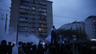 Il ministro dell'Interno francese, 'circa 1.000 fermi in tutto il Paese'