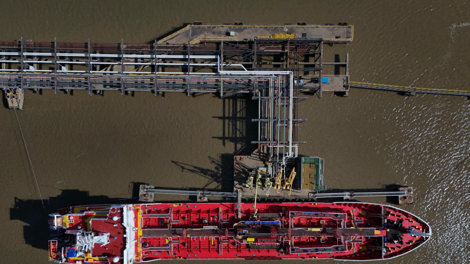 Il petrolio in calo a New York a 92,41 dollari