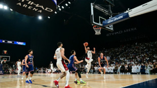 EUA vence S&eacute;rvia em amistoso de prepara&ccedil;&atilde;o do basquete para Jogos de Paris