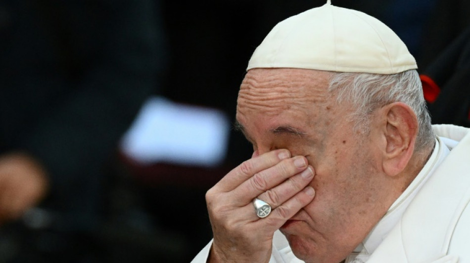 Le pape pleure en public en &eacute;voquant l'Ukraine "martyris&eacute;e"