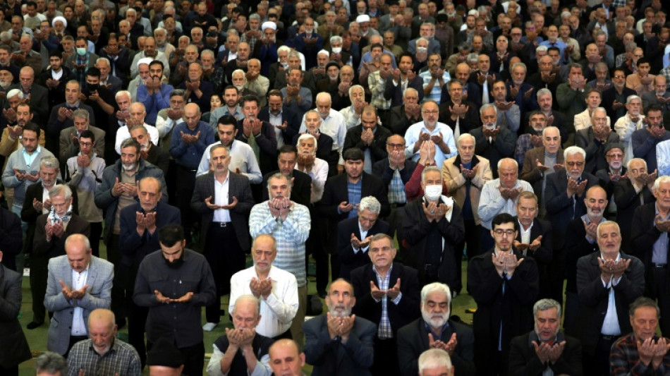 Teheran: Iraner versammeln sich zum ersten Freitagsgebet seit Kriegsbeginn