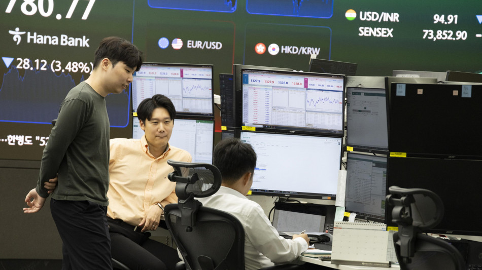 Borsa: l'Asia chiude contrastata tra le trimestrali e timori per l'Ia