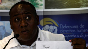Activista social huye por amenazas de muerte en Colombia