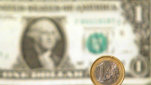 Euro in lieve calo, scambiato a 1,1705 dollari