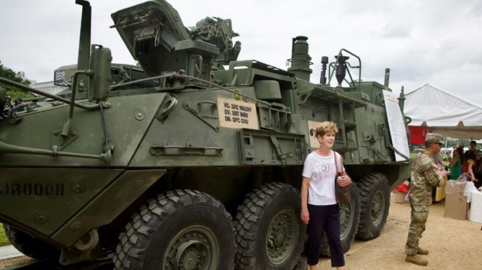 Une parade militaire rêvée par Trump malgré d'importantes manifestations d'opposants