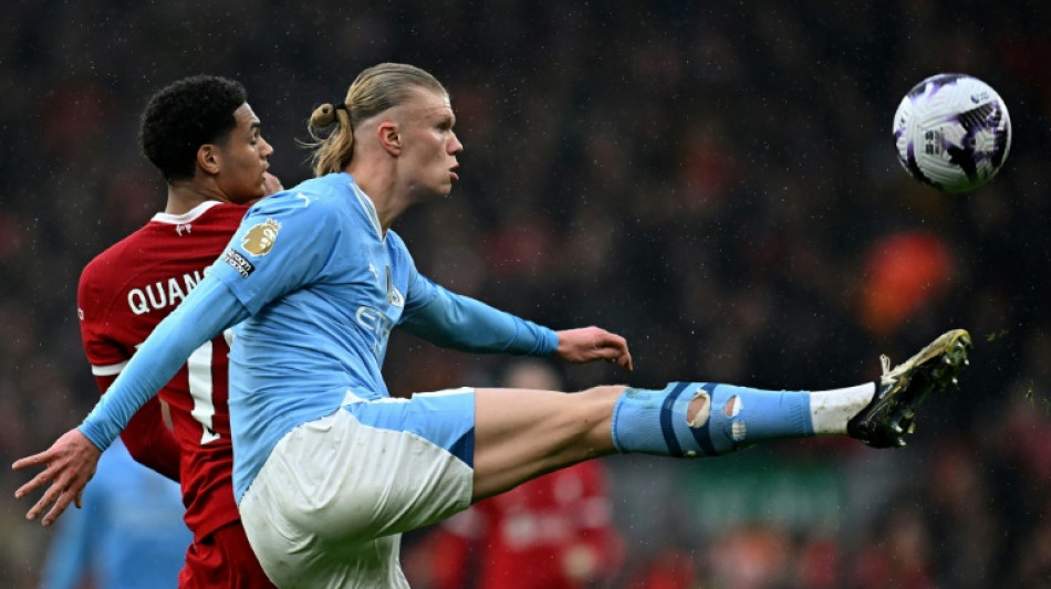 Liverpool e City empatam (1-1); Arsenal segue l&iacute;der da Premier League