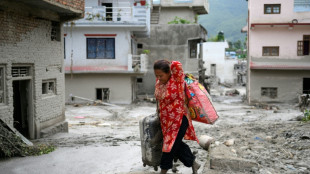 Muertos por alud en Nepal y China se acercan a 700 y sigue b&uacute;squeda de casi 3.000 desaparecidos