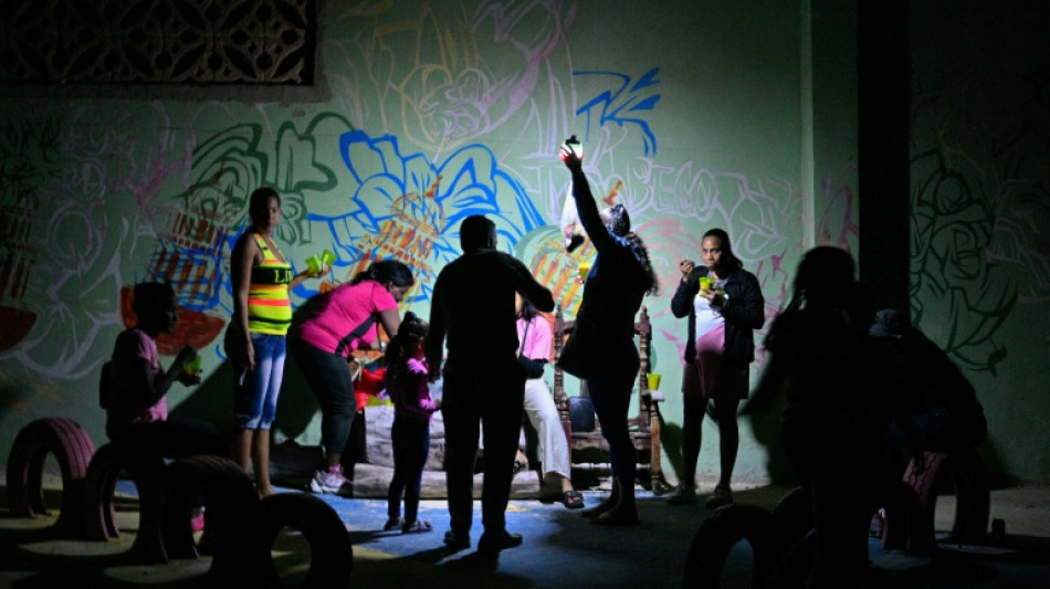 Cuba restabelece rede el&eacute;trica ap&oacute;s apag&atilde;o mas cortes persistem