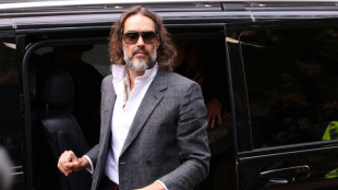 Vergewaltigungsprozess gegen Komiker Russell Brand beginnt mit Geschworenenauswahl