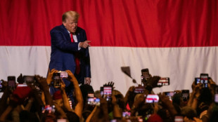 Las dos caras de la cobertura medi&aacute;tica sobre Trump muestran a un EEUU dividido