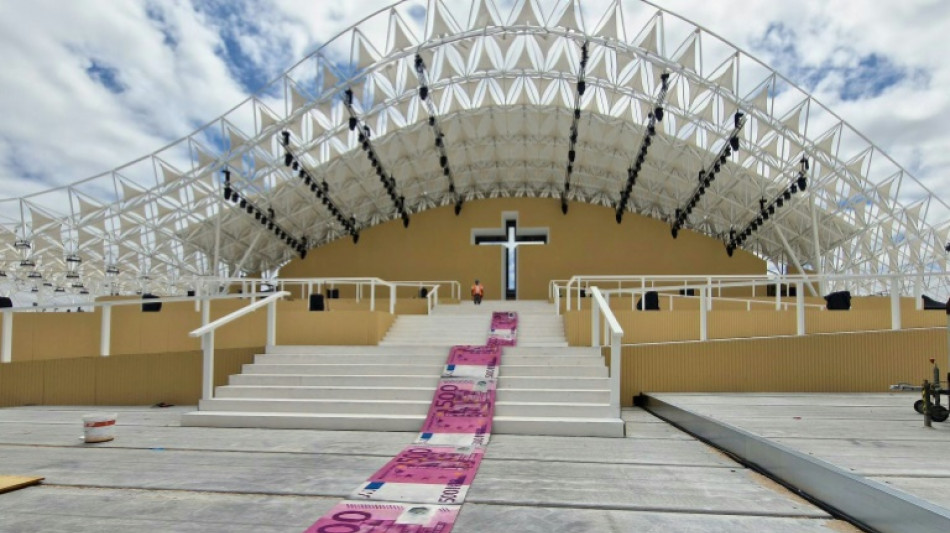 Artista portugu&ecirc;s critica financiamento p&uacute;blico da visita do papa na JMJ