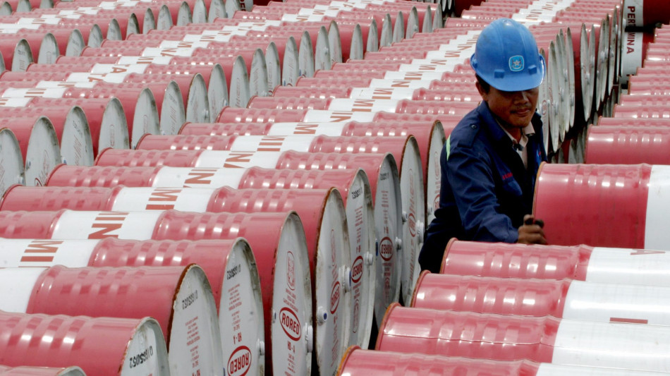 Il petrolio &egrave; in calo a New York a 76,65 dollari al barile