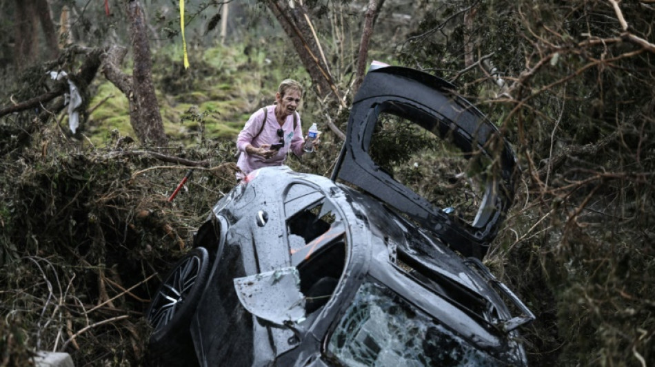 Cheias no Texas deixam mais de 80 mortos; acampamento confirma 27 v&iacute;timas