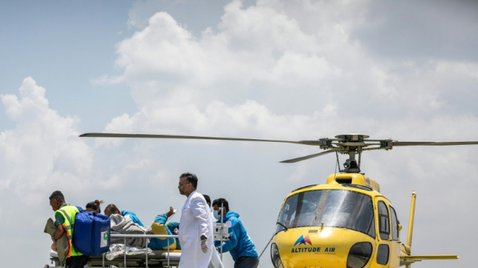 Gu&iacute;a nepal&iacute; reaparece tras sobrevivir seis d&iacute;as perdido en el Everest