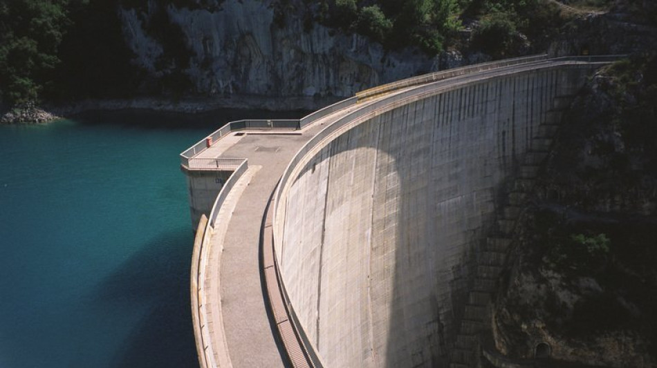Indisponibilit&eacute;s nucl&eacute;aires: EDF pri&eacute; de d&eacute;brider barrages et &eacute;oliennes