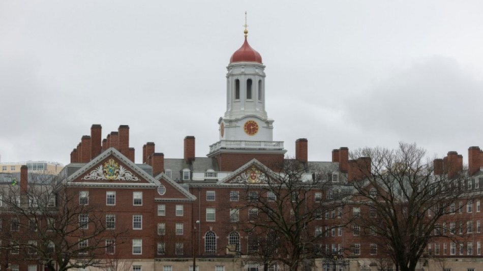 Trump garante que 'vai vencer' a queda de braço com Harvard