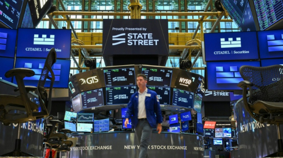 Flamb&eacute;e du p&eacute;trole et taux &eacute;lev&eacute;s crispent Wall Street avant la Fed
