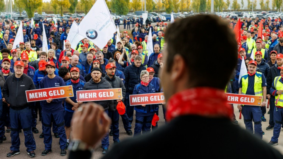 Bundesweite Warnstreiks: Metaller tragen Tarifkonflikt auf die Stra&szlig;e
