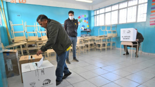 Ecuador en elecciones locales y referendo sobre la extradici&oacute;n