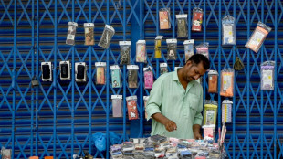 Pakist&aacute;n bloquea 210.000 tarjetas SIM para fomentar el pago de impuestos