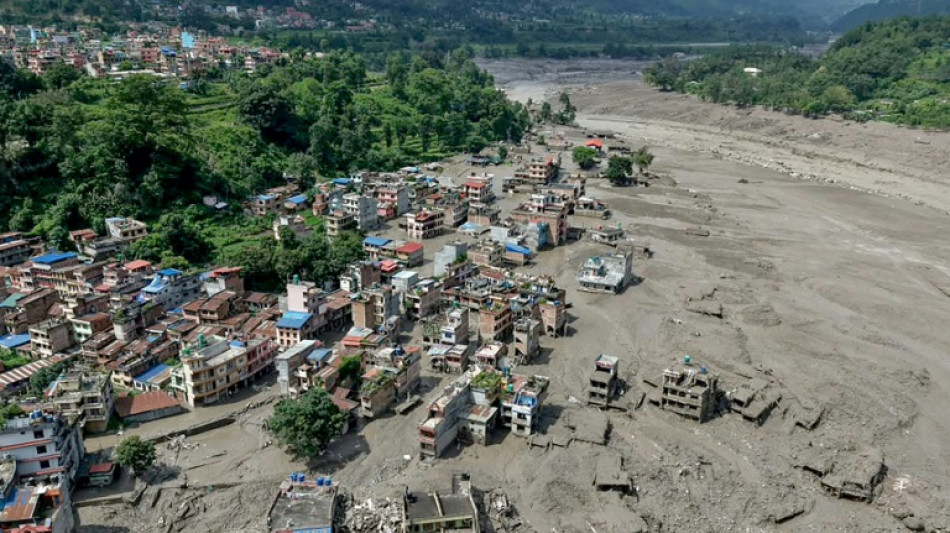 Au moins 180 morts et plus de 1.300 disparus apr&egrave;s la crue d&eacute;vastatrice au N&eacute;pal et au Tibet